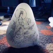 看了玉饰的设计工序，感觉手里的玉太珍贵了